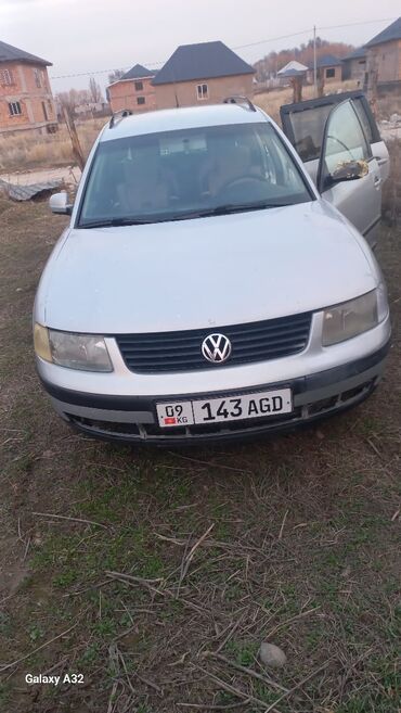 Volkswagen: Volkswagen Passat: 1999 г., 1.6 л, Механика, Бензин, Универсал