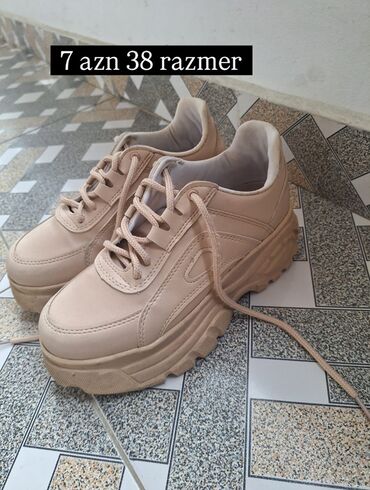 Svitşotlar: Qadın geyim və aksesuarları: - Bej platformalı idman ayaqqabısı - — 1