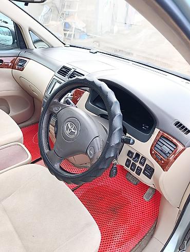 Toyota: Toyota Ipsum: 2001 г., 2.4 л, Автомат, Бензин, Минивэн — 7