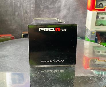 Avtomobil modelləri: Коллекционная модель Mercedes-Benz 200 W123 Hearse black 1982 Schuco — 5