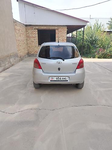 тонир: Toyota Yaris: 2009 г., Механика, Бензин, Хэтчбэк — 3
