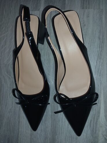 женские сандали adidas adilette: Ölçü: 37, rəng - Qara, Yeni