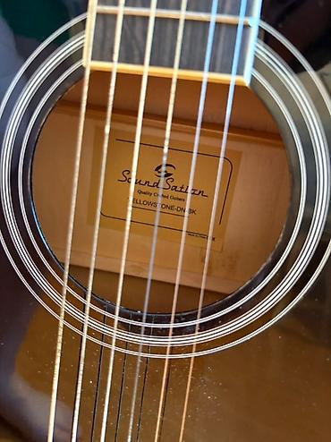 jolana gitara: Akustik gitara, 6 sim, İşlənmiş, Ünvandan götürmə — 5