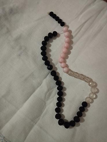 Təsbehlər: Məhsul: Təsbeh dəsti (4 ədəd) Təsvir: - Ağ təsbeh: Oval-silindrik — 9