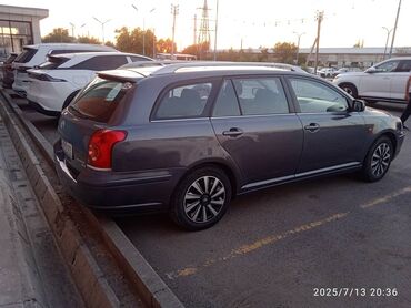 дом на колесо: Toyota Avensis: 2003 г., 2 л, Автоматические, Бензин, Универсал