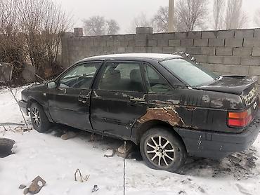 Volkswagen: Volkswagen Passat: 1990 г., 1.8 л, Механика, Бензин, Седан — 3