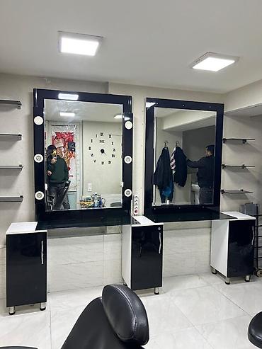 salon guzguler: Salon üçün iki postlu bərbər/vizaj güzgü dəsti - Dəst: yanaşı — 1