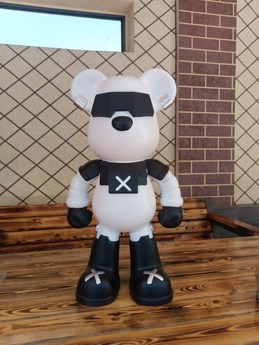 развивающие игрушки для детей 3 лет: Фигурка Bearbrick в виде медведя Микки Мауса, выполненная в
