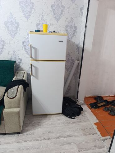 авто зовод: Холодильник двухкамерный Авангард (верхняя морозильная камера, нижняя