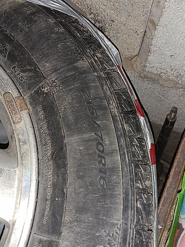 bmw 5 series 2004: Зимняя шина на диске - Размер: 215/70 R16 (маркировка на боковине). - — 3