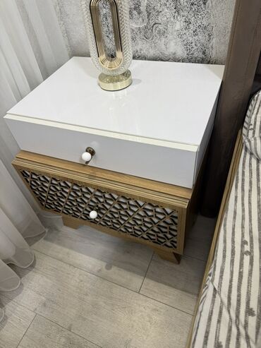 Yataq otağı dəstləri: 2 təknəfərlik çarpayı, İşlənmiş — 2