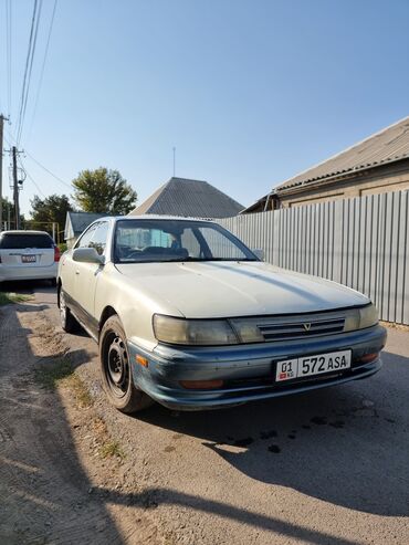 Toyota: Toyota Vista: 1993 г., 2 л, Автомат, Бензин, Седан — 2