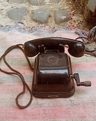 Sinilər: Qədimi kamutator telefon 1950 il