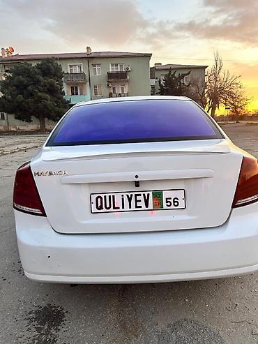 daewoo gentra oluxanasi: DAYVO GENTRA Xüsusiyyətlər: - Kuzov: ağ rəngli sedan, tünd bənövşəyi — 2