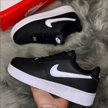 Patike: NIke air force patike

Novo
Brojevi 36 do 46

fb Moja Kupovina 1 — 5