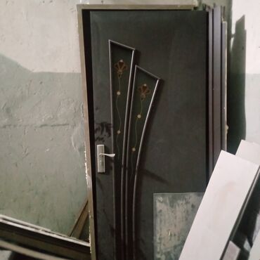 demir turbalarin qiymeti: Metall giriş/qapı - Material: möhkəm metal konstruksiya - Rəng: tünd