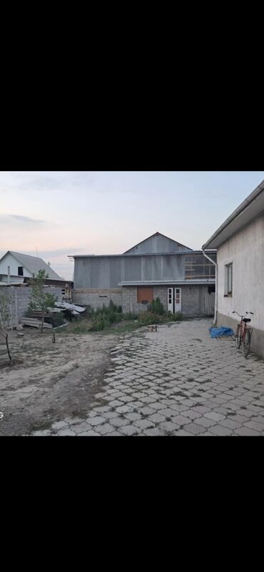 дом в дмитривке: 60 м², 3 комнаты, Парковка, Сарай, Забор, огорожен