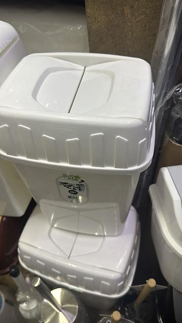 щипцы для мусора: Пластиковые ведра/контейнеры для мусора с откидной крышкой (swing). - — 1