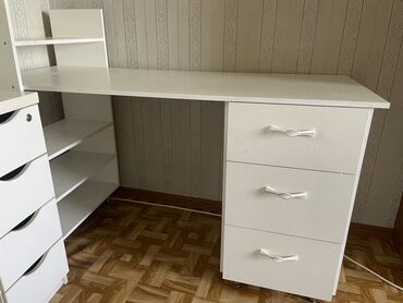 детская кроватка с комодом и пеленальным столиком: Детский стол, Новый, ЛДСП, Самовывоз
