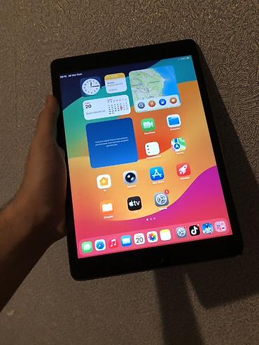ipad planset: İşlənmiş Apple iPad 9 (2021), 10,2", 64 GB, Ödənişli çatdırılma, Ünvandan götürmə — 2