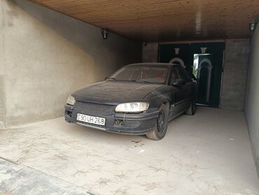 reduktor suretler qutusu: Model: Sedan, 4 qapı Rəng: Qara Yanacaq: Benzin Ötürücü: arxa