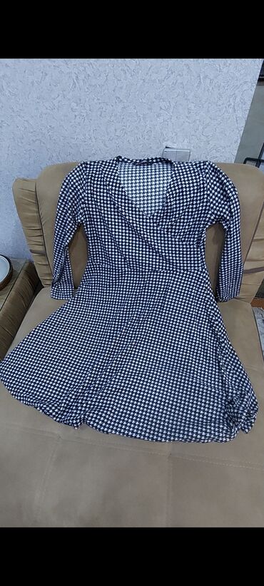 Dəstlər, kostyumlar: Qadın geyimləri. 5-7-10-15-20 azn. Xacmaz ve Bakıda yaşayanlar ucun — 2