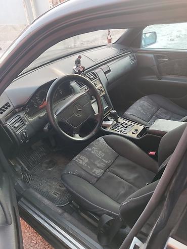 muhərrik yastığı: Mercedes-Benz E-Class (W210) sedan Mühərrik və ötürmə: - Benzin — 5