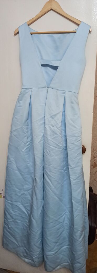 голубое вечернее платье в пол: Вечернее платье, Длинная модель, Атлас, Без рукавов, S (EU 36), M (EU 38)