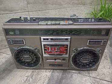 kaset oxudan: National Panasonic RX-5230F portativ stereo maqnitofon/radio Şunuru — 1