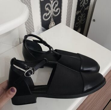 туфли с силиконовыми вставками: Туфли, Размер: 39, цвет - Черный, Б/у