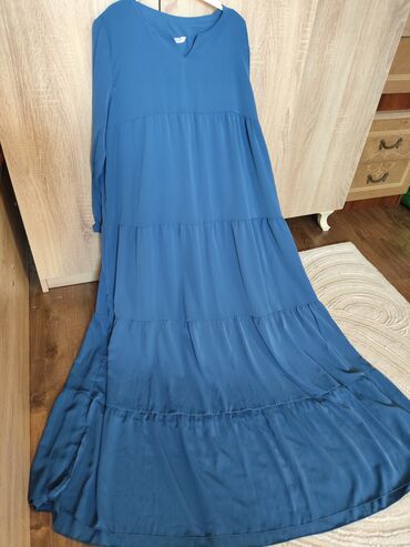 Плащи: Don Yenidir ölçü L-Xl material Cesika (mədinə ipəyi)55azn almışam