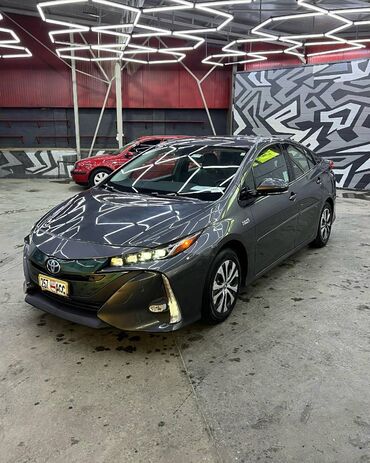 рав 4 2017 год: Toyota Prius: 2017 г., 1.8 л, Автомат, Гибрид, Хэтчбэк
