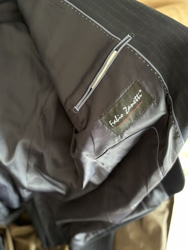 Kostyumlar: Klassik kişi kostyumu – EMILAND - Model: İki parçalı kostyum (jilet — 6