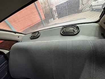 Audi: Audi 80: 1982 г., 1.8 л, Механика, Бензин, Седан — 9