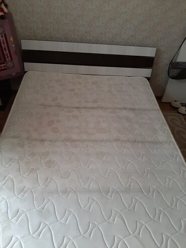 диван кровать полуторка: Бир жарымдык Керебет, Колдонулган