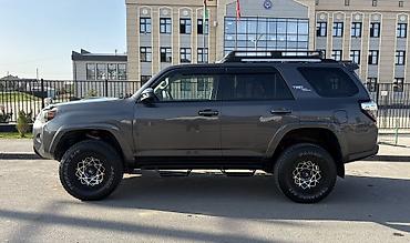 колесо на телегу: Toyota 4Runner: 2018 г., 4 л, Автомат, Бензин, Внедорожник — 1