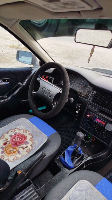 Audi: Audi 80: 1990 г., 1.8 л, Механика, Бензин, Седан — 5