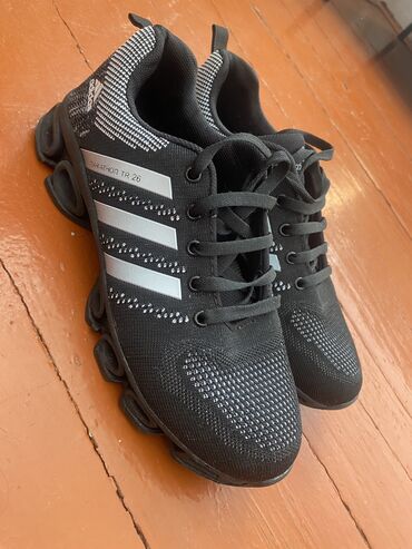 с связи с переездом: Мужские кроссовки, 42.5, Adidas, Новый, цвет - Черный, Самовывоз