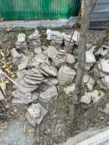 Отдам даром: Тротуарная плитка (разборка), разные формы и размеры. Описание: - — 4