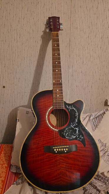 Велоаксессуары: Gitara 580 manata alinib cox ucuz verirem isteyen olsa endirim olacaq