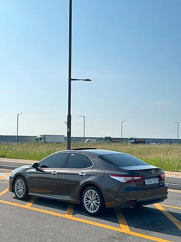 corolla 2016: Toyota Camry: 2019 г., Гибрид, Седан — 5