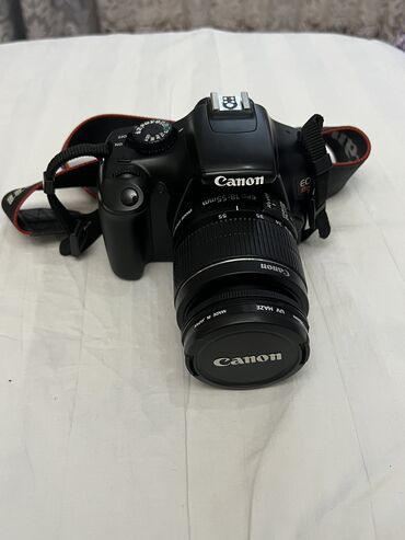фотоаппарат canon 80d: Продам фотоаппарат хорошего качество фирмы "Canon". Состояние 10/10