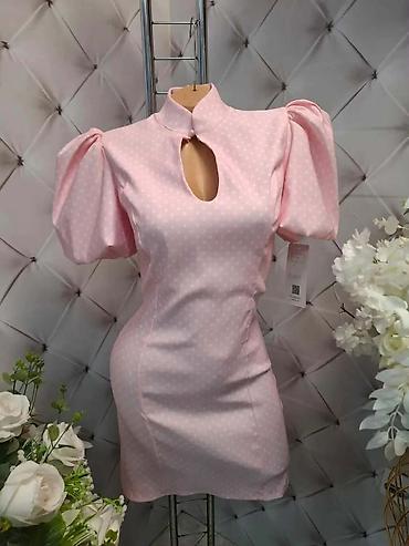 37: Roze mini haljina sa puf rukavima i tačkicama - Kroj: pripijena mini — 1