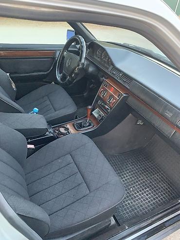 ауди с4 4 2: Mercedes-Benz W124: 1994 г., 2.2 л, Кол менен иштөөчү, Бензин, Седан — 6