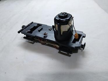 range rover igracka: Mehano lokomotiva manevarka razmera HO, nekompletna,ispravan motor — 3