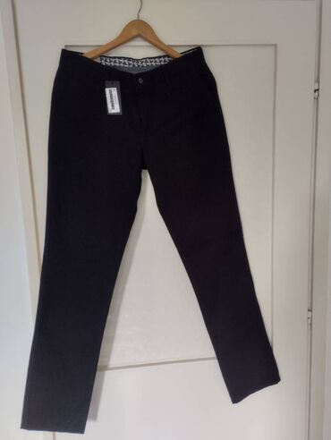 pantalone sa dubokim strukom: Nove crne slim fit pantalone Paulo Boselli broj 31, turski pamuk. ne