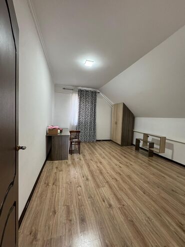 Продажа домов: Дом, 210 м², 5 комнат, Собственник, Старый ремонт — 8