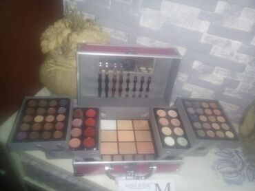 Šminka: Fantastican idealan za poklon,originalan ❤Miss Rose kofer sa — 4