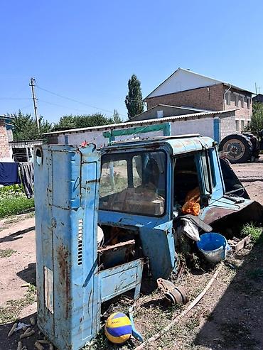 Унаа: Трактор советской серии (ориентировочно МТЗ/Т-40) — 3