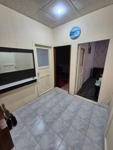 Uzunmüddətli kirayə mənzillər: Təcili! 7 mkr, Era məktəbin yanındaki evin 1ci mərtəbəsindəki 2 — 5